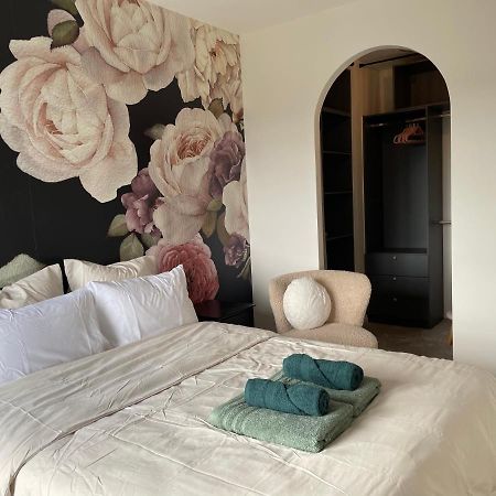 Rose Blossom Apartment In Paris Ванв Екстериор снимка